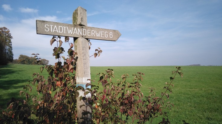 Wegweiser am Stadtwanderweg 6